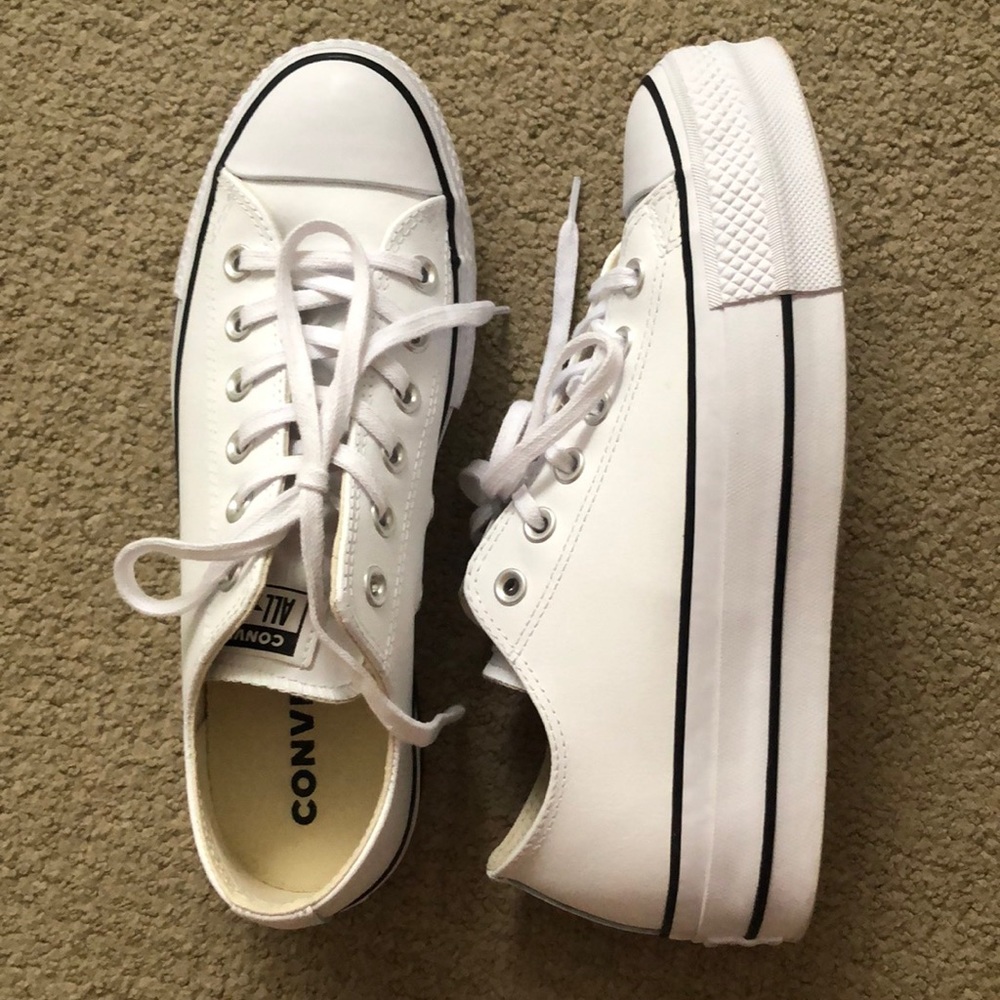 Chuck Taylor All Star Platform Low Top (Women’s 8)